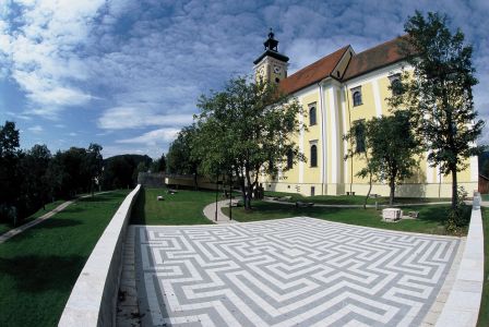Waldhausen Kirchenplatz1
